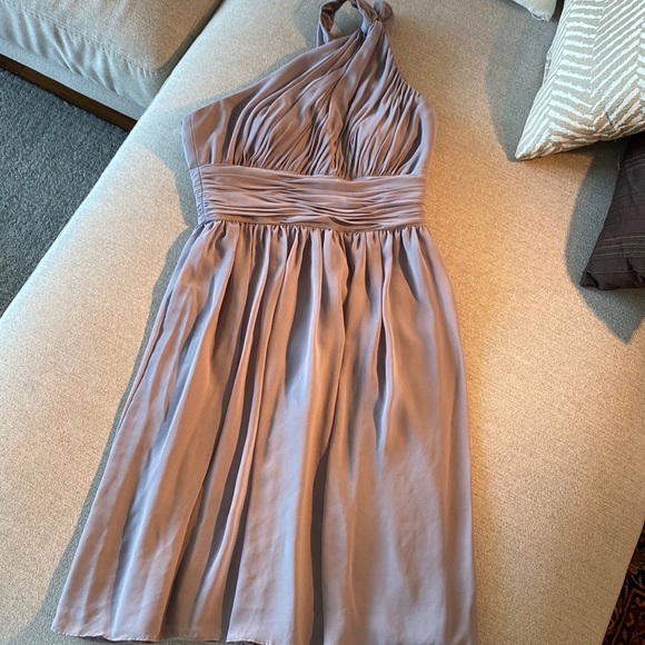Donna Morgan cocktail dress size 6 in silver/grey. Over one shoulder. Lined. - Picture 2 of 8
